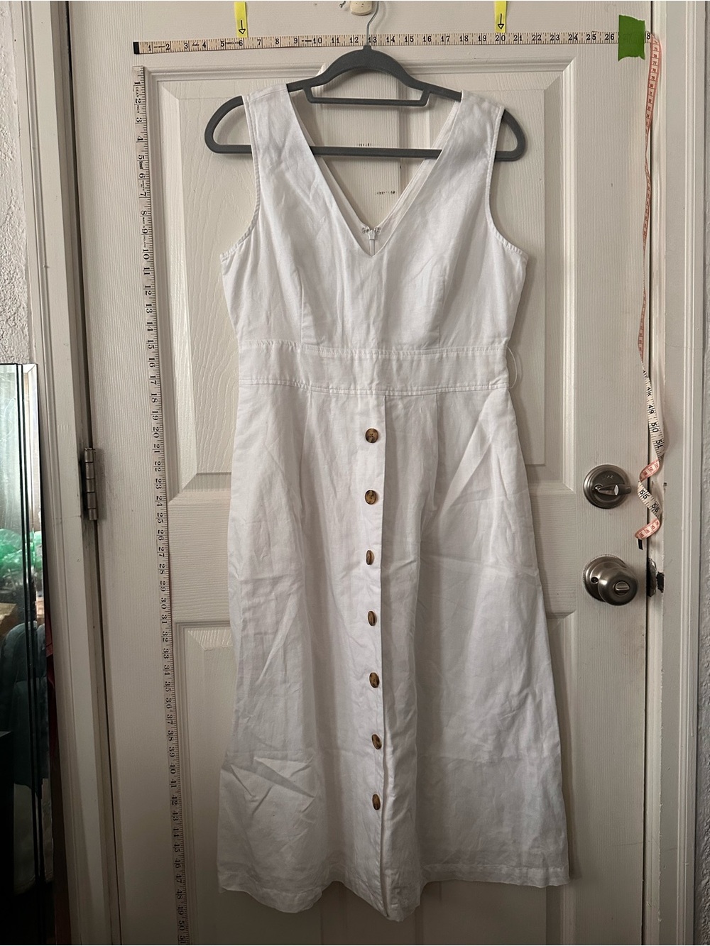 GAP White V-Neck Button-Front Sleeveless Dress